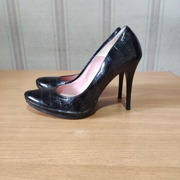 обувь из италии: Туфли 36, цвет - Черный