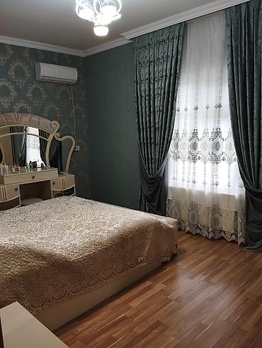 Həyət evləri və villalar: Sumqayit seheri Corat qesebesinde Cume mescidinin yaxınlığında, (12 ve — 2