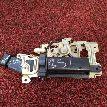 Другие автозапчасти: Замок двери Toyota Alphard AHR20 2004 (б/у) КУЗОВНЫЕ ДЕТАЛИ - #капот