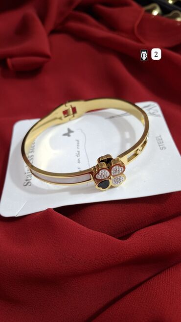 Bilərziklər: Qızılı rəngli, paslanmayan poladdan (STEEL) bəzək bilərziyi. Oval -da lalafo.az — 16 Bilərziklər: Qızılı rəngli, paslanmayan poladdan (STEEL) bəzək bilərziyi. Oval — 16