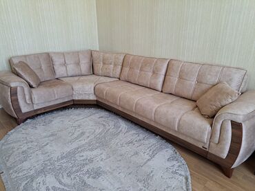 Otaq bitkiləri: GYeni Kunc divan 660 azn acilir baza var, 3/2 olcude. Unvan Hovsan