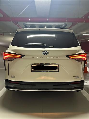 акум бу: Toyota Sienna: 2021 г., 2.5 л, Вариатор, Гибрид, Минивэн — 2