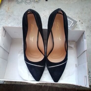 лакированные женские туфли: Туфли 38.5, цвет - Черный