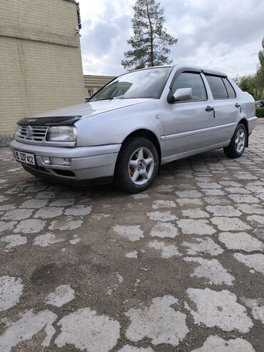 рассрочкага берем: Volkswagen Vento: 1995 г., 1.8 л, Механика, Бензин, Седан