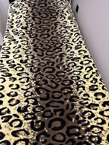 Pledlər: Tək nəfərlik ədyal satılır, qalındır, az istifadə edilib. Leopard — 1