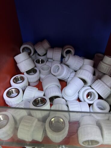 фитинги для пластиковых труб: Муфта, Материал: Пластик