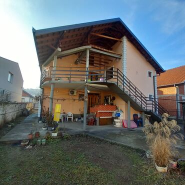 kuca na prodaju backa topola: 100 sq. m, 4 bedroom