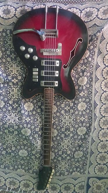 valencia gitara: Yarım-korpus elektrik gitara - Gövdə: hollow/yarım-akustik dizayn — 1