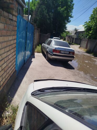 запчасть на мерс 814: Volkswagen Vento: 1993 г., 1.8 л, Механика, Бензин, Седан