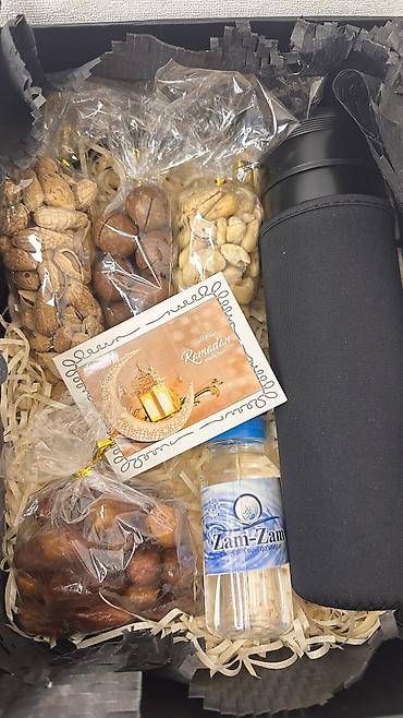 Подарочная упаковка: Подарочный набор в черной коробке с лентой «Just for you». 🎁 Подарок — 1