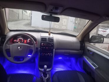 Digər Avtomobillər: Maşın: Qara rəngli sedan Xüsusiyyətlər: - Korpus: 4 qapılı sedan — 15