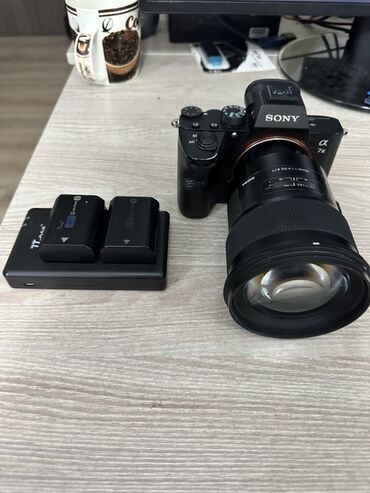 наушники с микрофон: Продается Полнокадровая без зеркальная камера Sony α7 III с объективом