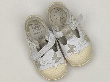 buty wysokie dziecięce: Взуття для немовлят, Clarks, 21, стан - Ідеальний на lalafo.pl buty wysokie dziecięce: Взуття для немовлят, Clarks, 21, стан - Ідеальний