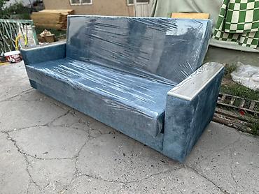 sofa: Прямой диван с деревянными накладками на подлокотниках - Современный — 6