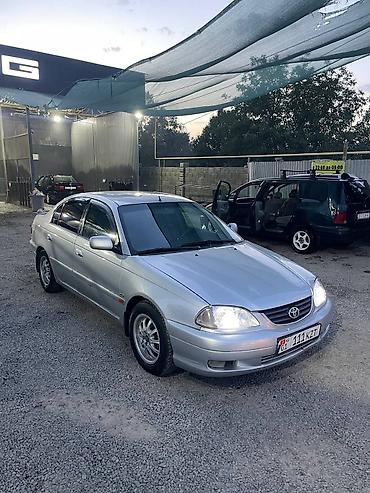 голы б4: Toyota Avensis: 2002 г., 2 л, Механика, Бензин, Седан — 2