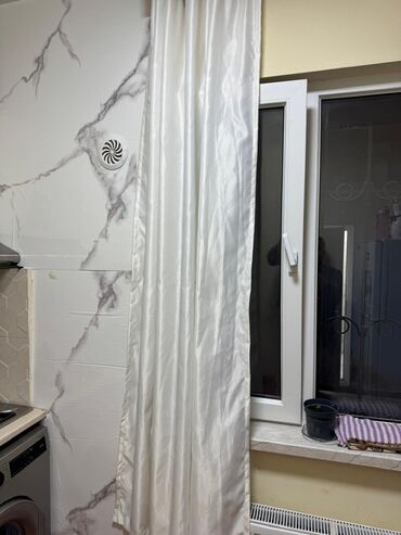 Uzunmüddətli kirayə mənzillər: Xanım ev yoldaşı axtarılır. Mənzil Bakıxanov qəsəbəsində mərkəzi yola — 18