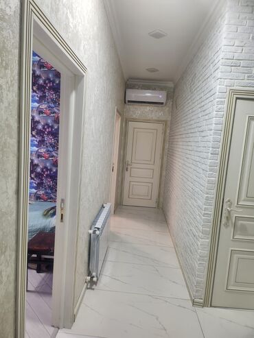 снять квартиру на месяц: 3 otaqlı, Yeni tikili, 81 kv. m