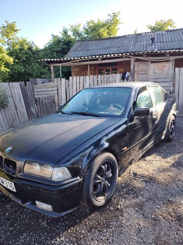 BMW: BMW 318: 1.8 l | 1995 il Sedan