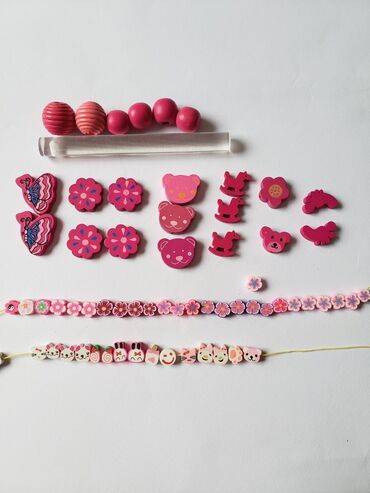 Ostale dečije stvari: Cene drvenih lančića su 600 din . Porucite personalizovani drveni — 17