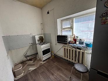 Батирлерди сатуу: Продаю полдома на пересечении улиц Орозбекова и Ленинградской. - — 6