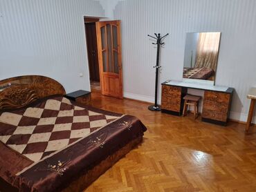 Uzunmüddətli kirayə mənzillər: Ailəyə verilir. Elmlər metrosundan 6 dəqiqəlik məsafədə yerləşir — 4