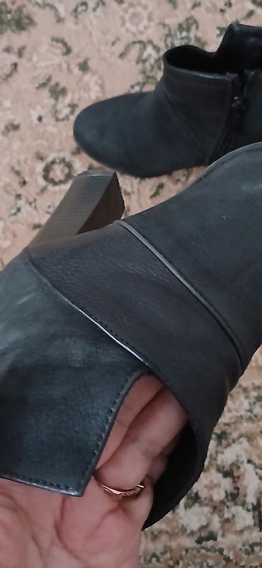 боты: Ботинки, 35, Б/у, цвет - Черный, Самовывоз — 3