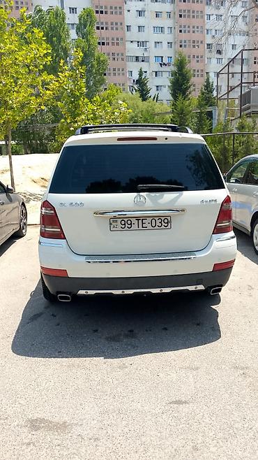 Mercedes-Benz: Mercedes-Benz ML sinfi SUV Xüsusiyyətlər: - Kuzov: ağ rəng, 5 qapılı — 13