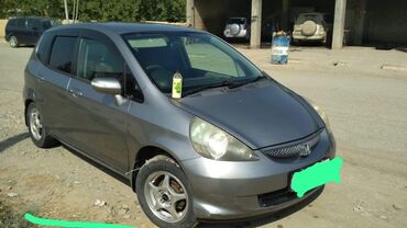 Honda: Honda Fit: 2005 г., 1.3 л, Вариатор, Бензин, Хетчбек