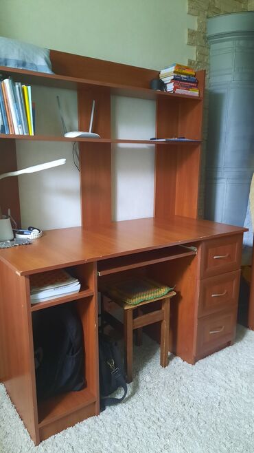 кресло на офис: Б/у компьютерный стол 130×60 см. высота 75 см