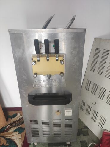 Другое оборудование для фастфудов: Продаётся аппарат для мягкой мороженое Фиргамат 380киловат. 3 фаза