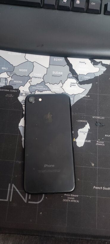 Apple iPhone: IPhone 7, Колдонулган, < 16 ГБ, Кара, 98 %