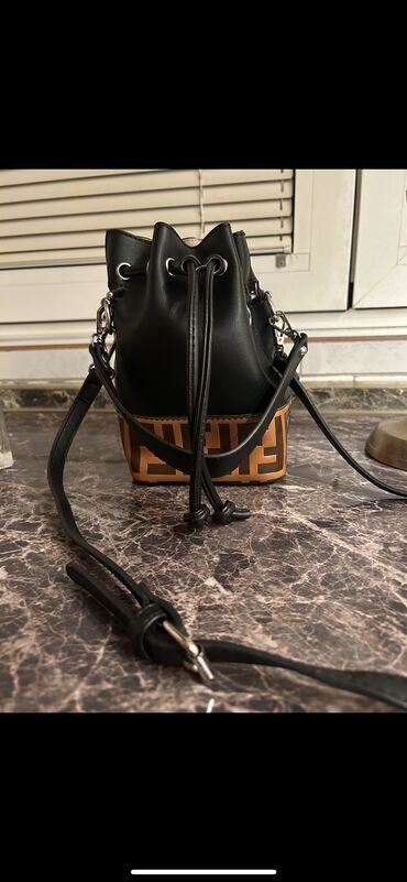 fendi naocare zenske: Shoulder bag