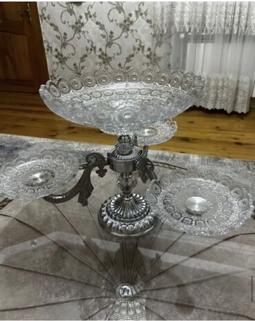 işlenmiş seyf qapi: Hər biri təzədir cehizlikdi işlənməyib. konfet qabı 2 ədəd,bakallar