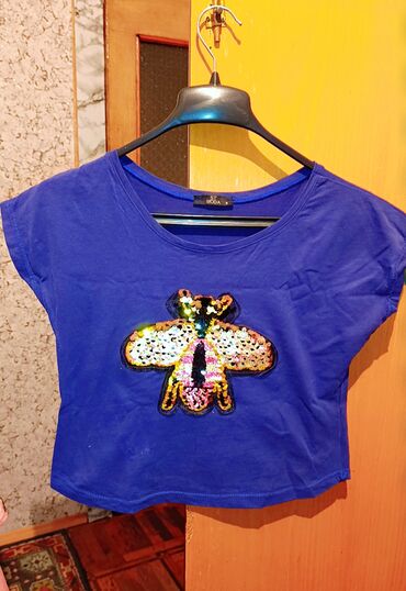 Köynək və bluzalar: S ölçü.Cox az geyinilib.demek olar tezedir.on manata qədər mal — 14