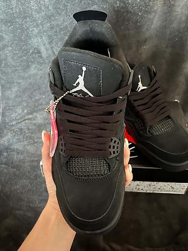 dsquared: - Prodajem KOPIJA ženski patika, Nike Air Jordan Retro Black Cat, broj — 2