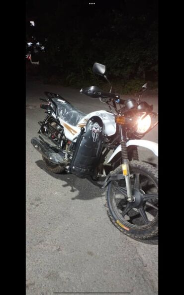 мотоцикил: Классический мотоцикл Suzuki, 250 куб. см, Бензин, Взрослый, Новый