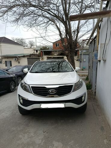 Kia: Kia Sportage: 2 л | 2011 г. Кроссовер