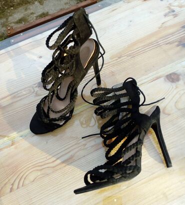Women's Footwear: Sandals, Claudia Donatelli, 39