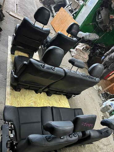 Сиденья: Комплект сидений, Кожа, Toyota 2009 г., Б/у, Оригинал, Япония at lalafo.kg — 5 Сиденья: Комплект сидений, Кожа, Toyota 2009 г., Б/у, Оригинал, Япония — 5