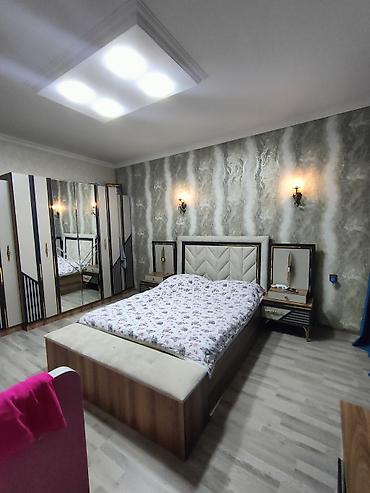 Uzunmüddətli kirayə mənzillər: 3 otaqlı geniş mənzil – müasir interyer - Geniş salon: künc divan — 11