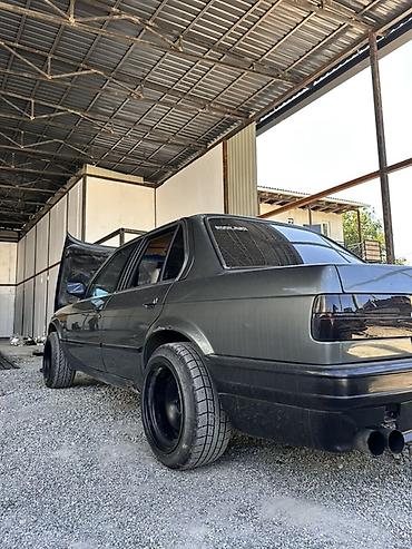 салон от бмв: BMW 3 series: 1986 г., Седан — 2