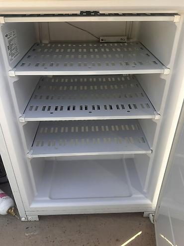 mini refrigerator: Холодильный шкаф настольный (мини-бар/витрина) - Компактный — 2