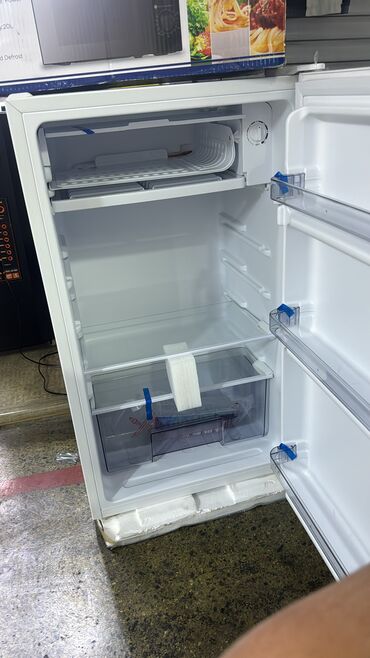 Холодильники: Холодильник Avest, Новый, Однокамерный, De frost (капельный), 50 * 84 * 50 — 12