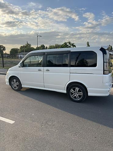 резиновое: Honda Stepwgn: 2004 г., Бензин, Минивэн — 5