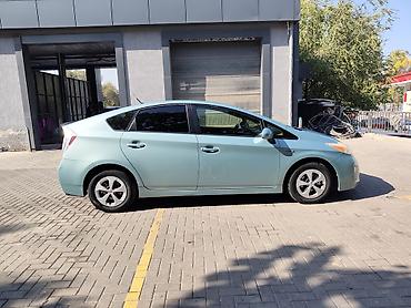 хетчбэк: Toyota Prius: 2012 г., 1.8 л, Вариатор, Гибрид, Хэтчбэк — 3