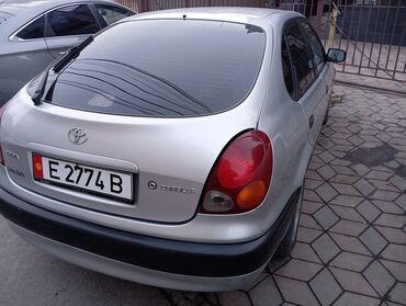 Toyota Corolla: 1999 г., 1.3 л, Механика, Бензин, Седан