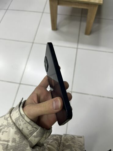 Apple iPhone: IPhone 13, Qara, Face ID — 3