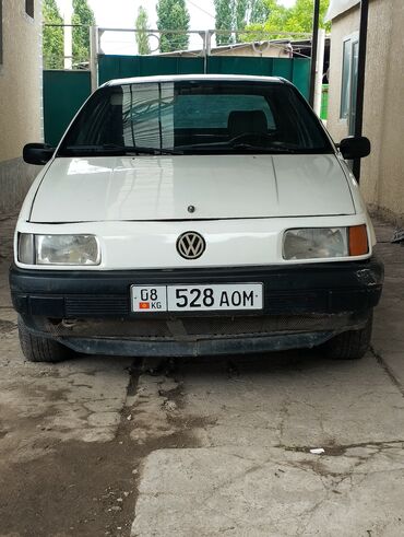 wolksvagen passat: Volkswagen Passat: 1990 г., 1.8 л, Механика, Бензин, Седан