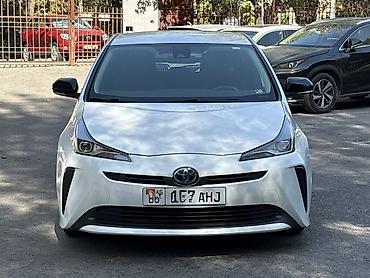 byd e2 2025: Toyota Prius: 2022 г., 1.8 л, Автомат, Гибрид — 1