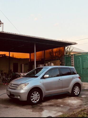 купить маленькую машину недорого: Toyota ist: 2003 г., 1.3 л, Автоматтык, Бензин, Хетчбек